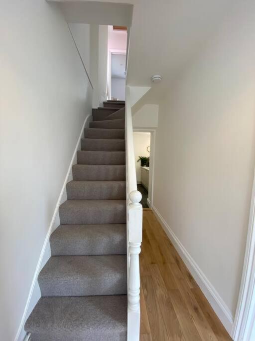 Beautiful 2 Bed End Terrace Victorian Town House Apartment Redruth Exterior photo